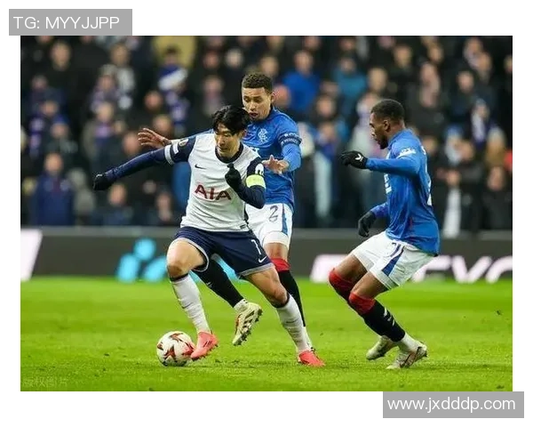 南安普陀与热刺的激烈对决揭示英超新格局与球队实力的较量 南安普陀与热刺的激烈对决揭示英超新格局与球队实力的较量